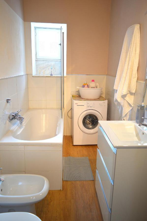 Domus Cavour Apartment ชิวิตาเวกเกีย ภายนอก รูปภาพ