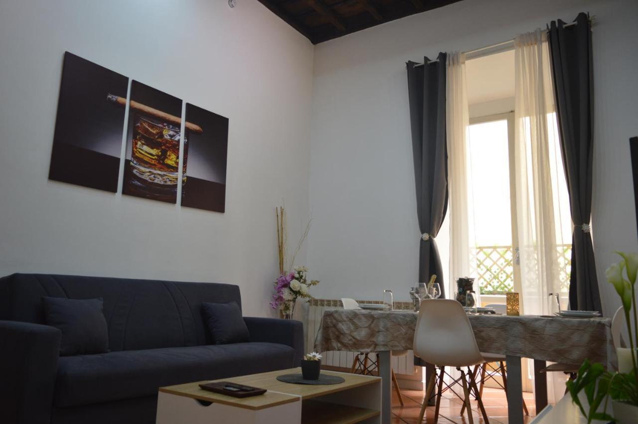 Domus Cavour Apartment ชิวิตาเวกเกีย ภายนอก รูปภาพ