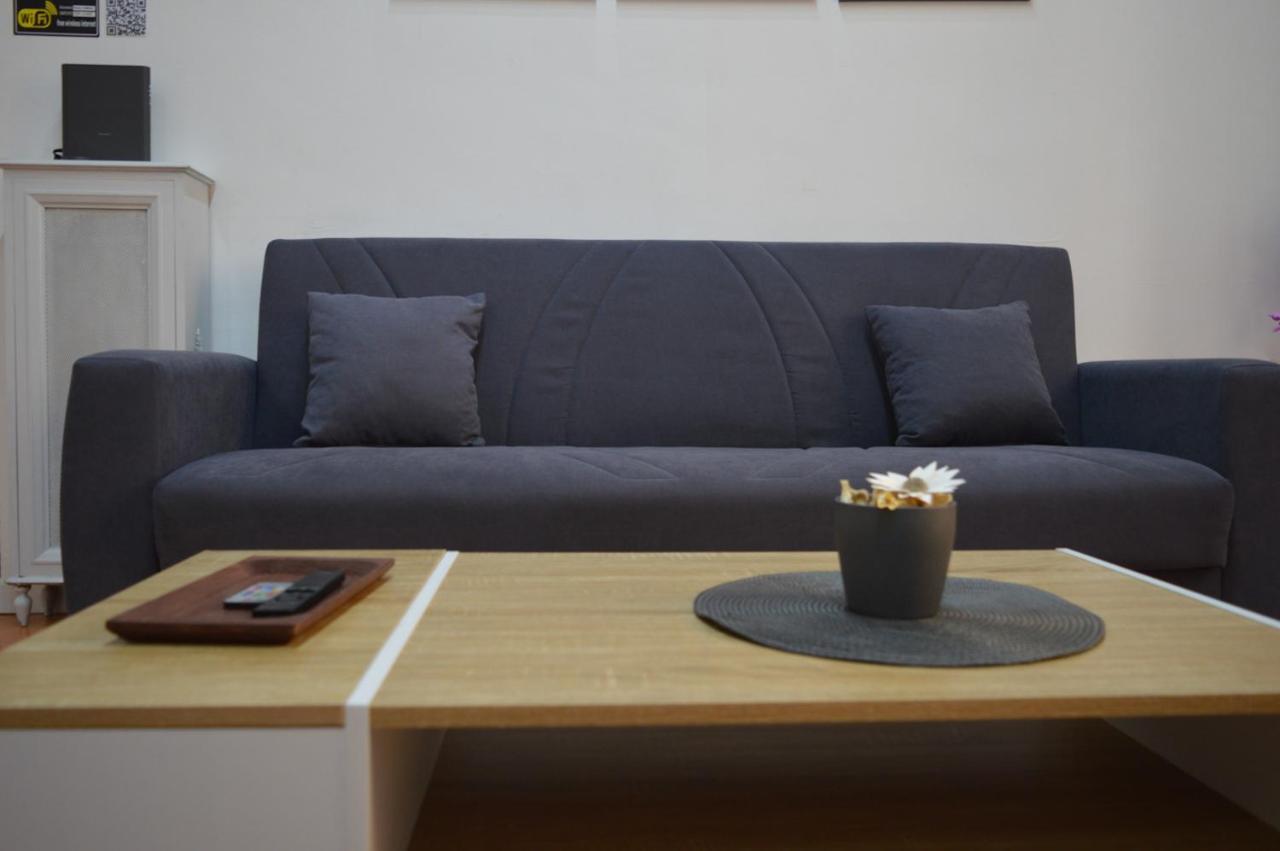 Domus Cavour Apartment ชิวิตาเวกเกีย ภายนอก รูปภาพ