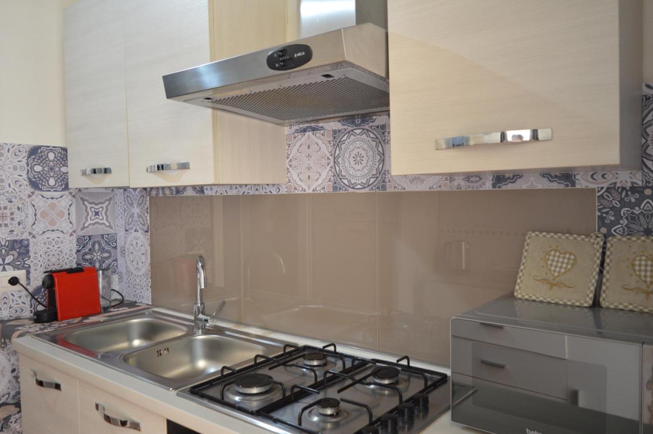 Domus Cavour Apartment ชิวิตาเวกเกีย ภายนอก รูปภาพ