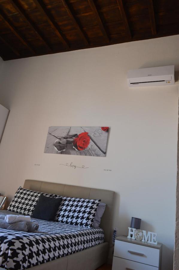 Domus Cavour Apartment ชิวิตาเวกเกีย ภายนอก รูปภาพ