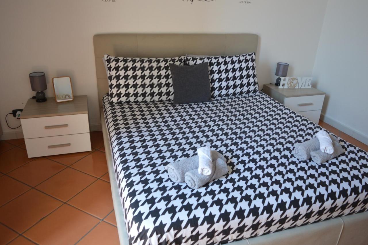 Domus Cavour Apartment ชิวิตาเวกเกีย ภายนอก รูปภาพ